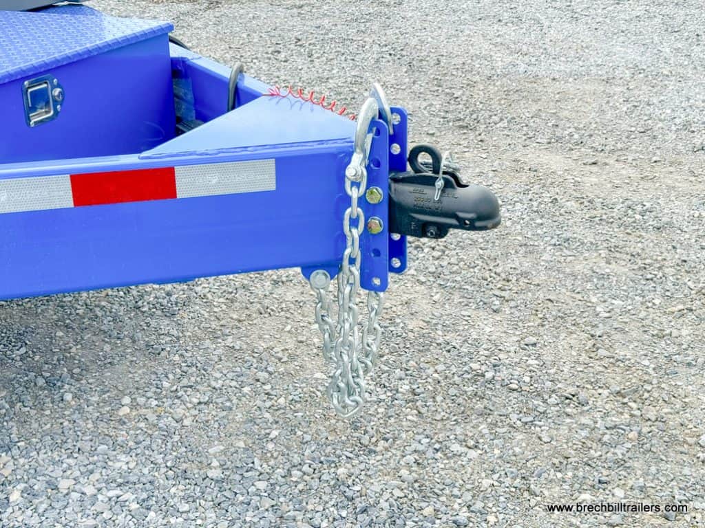 Coupler and chain connection on the trailer.