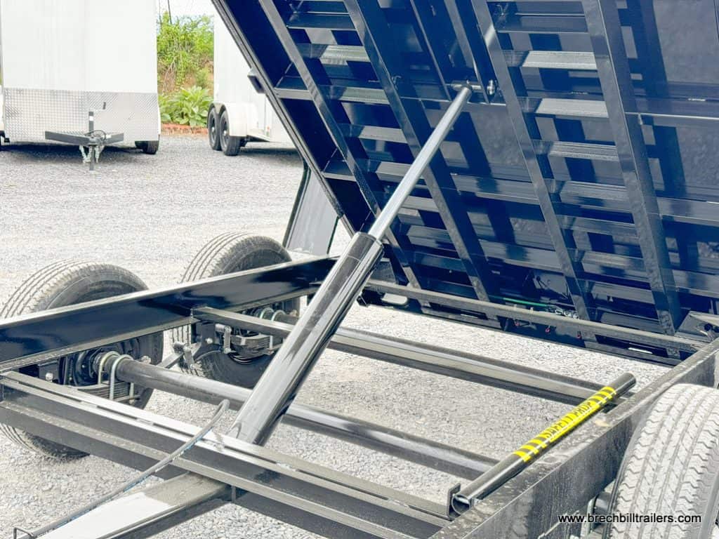 Cylinder raising the trailer.