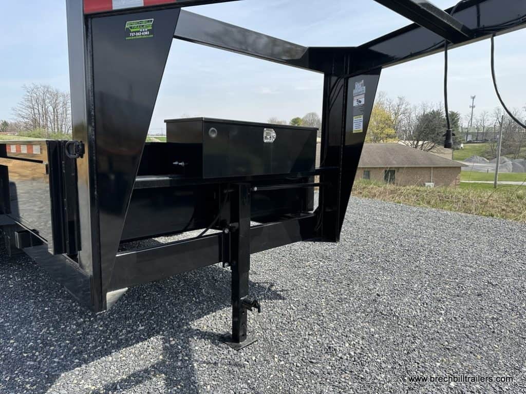 Close view of the gooseneck and toolbox