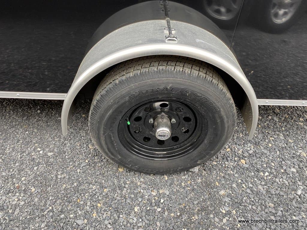 Black wheels on the Bravo Scout