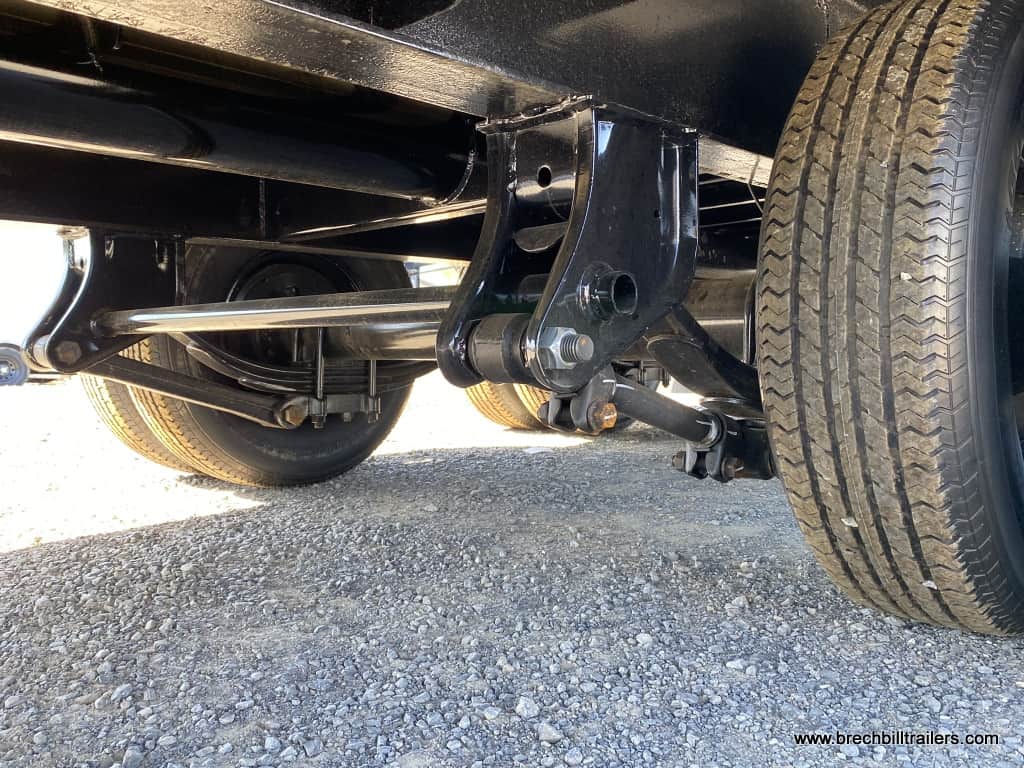 BigTex Tandem Dual-Wheel Gooseneck-Trailer Undercarriage