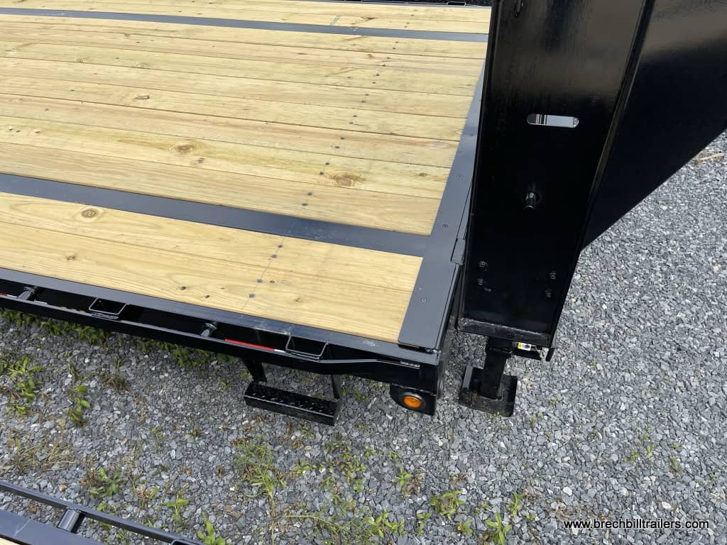 BigTex Super-Duty Single-Wheel Tandem Axle Gooseneck Trailer Rear