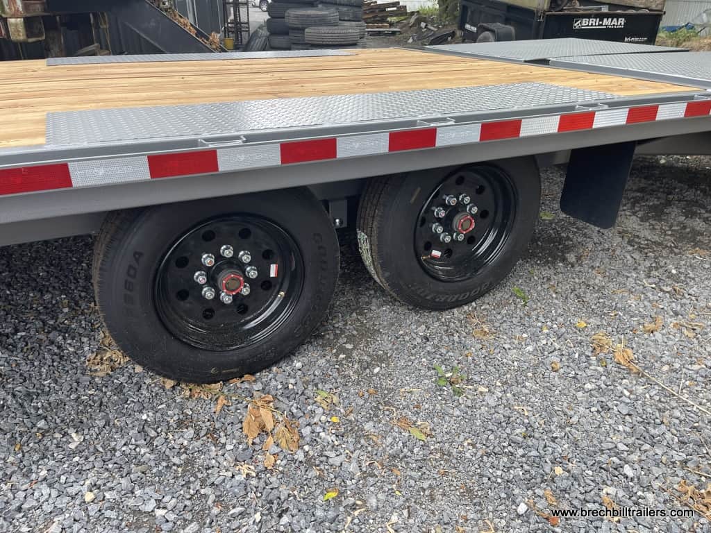 Black wheels on the Bwise gooseneck deck over trailer