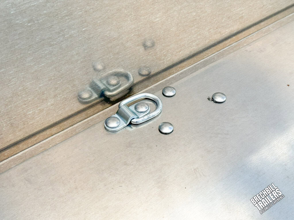 Close up of the D rings on the trailer.