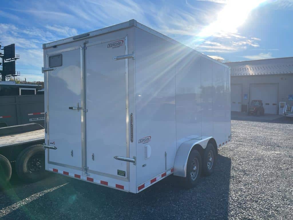 ST716TA3 Bravo Star trailer.