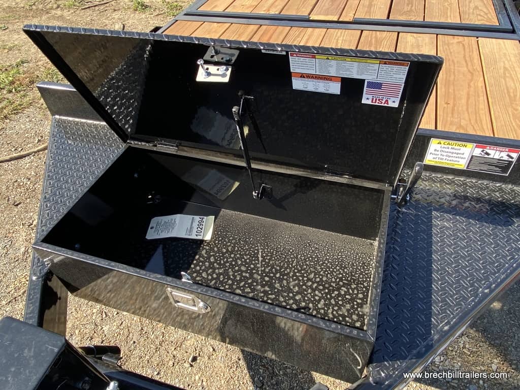 Open toolbox on the Bwise TG20-17 trailer