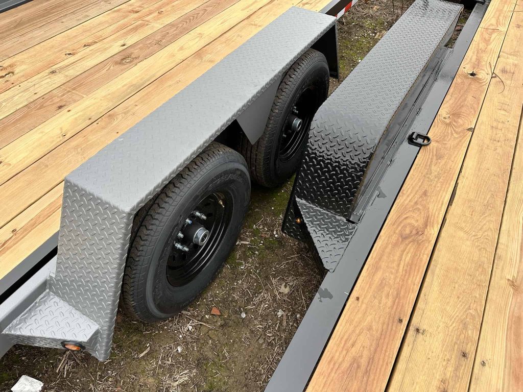 Fender on the Bwise TH Series Hydraulic Tilt Deck Trailer 82″x20’x15K (TH20-15)