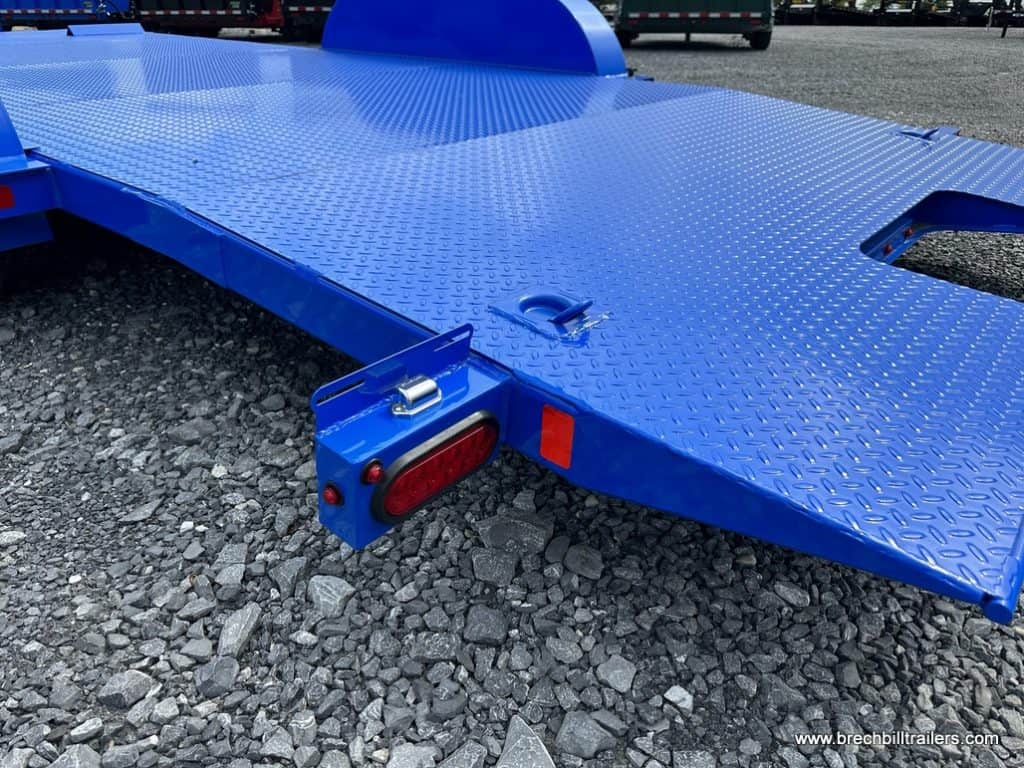 Lights on the trailer ramp