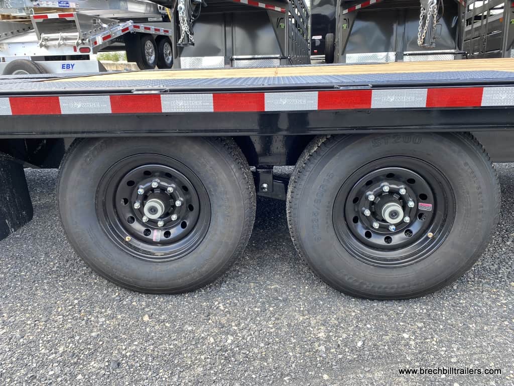 Black wheels on the Bwise trailer