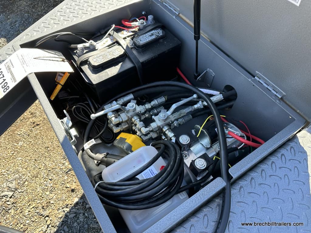 Hydraulic pump and battery location