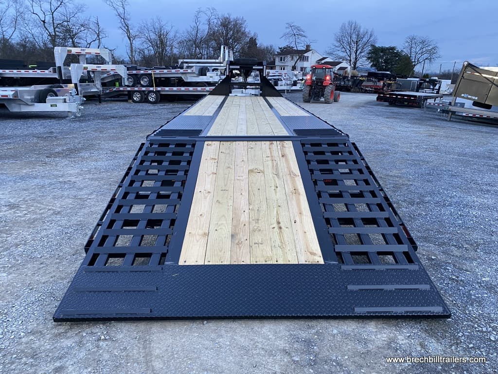 BigTex Heavy-Duty Tandem Dual-Wheel Gooseneck Trailer Ramp