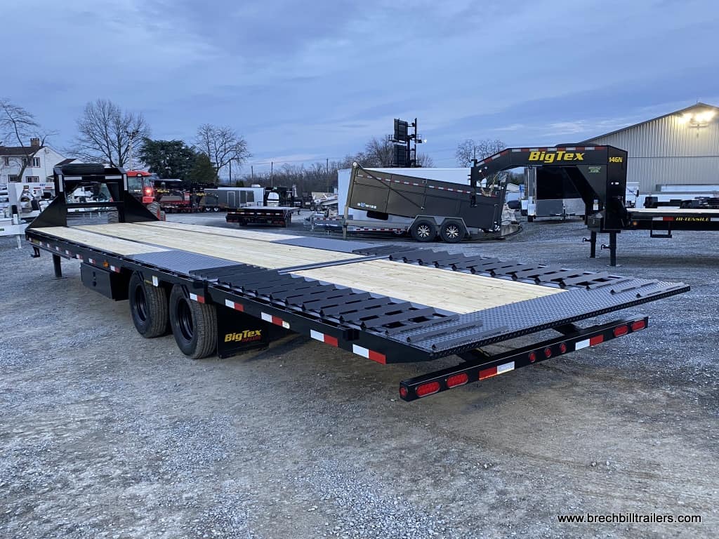 BigTex Heavy-Duty Tandem Dual-Wheel Gooseneck Trailer