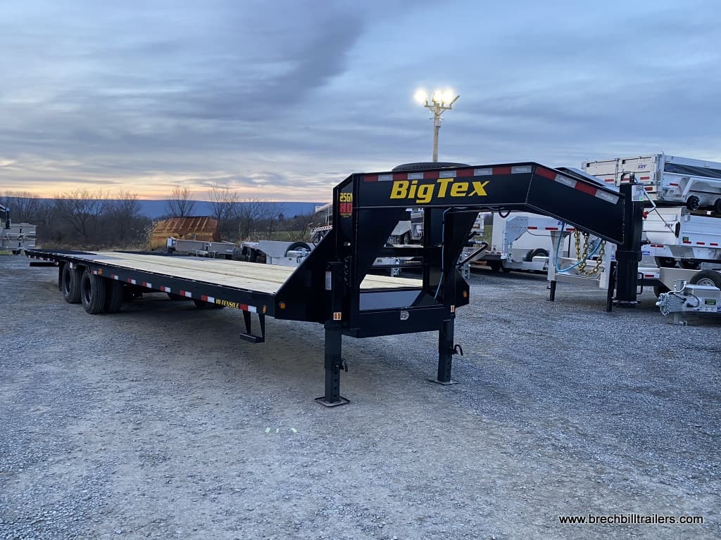 BigTex Heavy-Duty Tandem Dual-Wheel Gooseneck Trailer