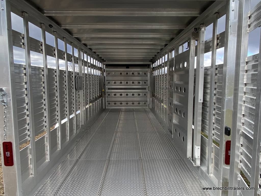 EBY Maverick 14K Gooseneck Livestock Trailer interior