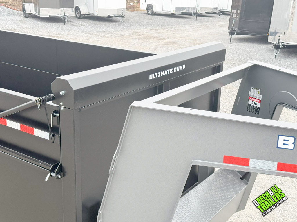 Front of the gooseneck trailer