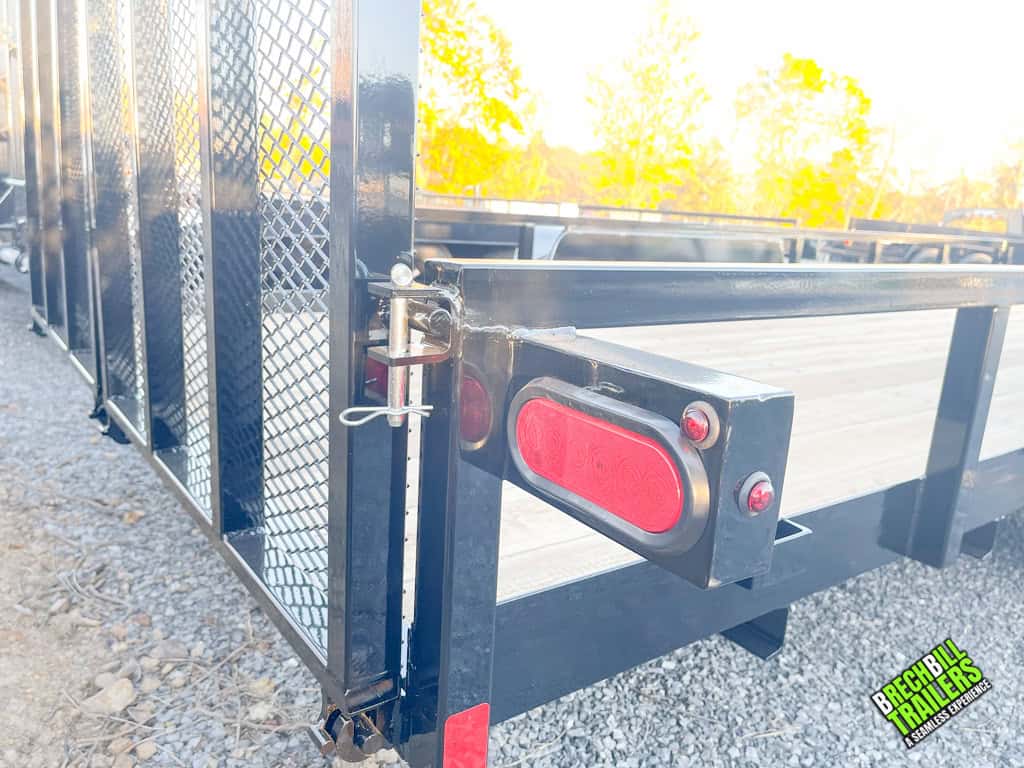 Brake light on a Bwise UT 7K Tandem Axle Utility Landscape Trailer