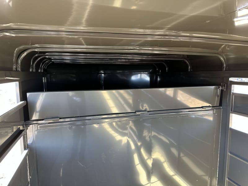 Valley 12K Gooseneck Stock Trailer 6’8″x18' (76818)