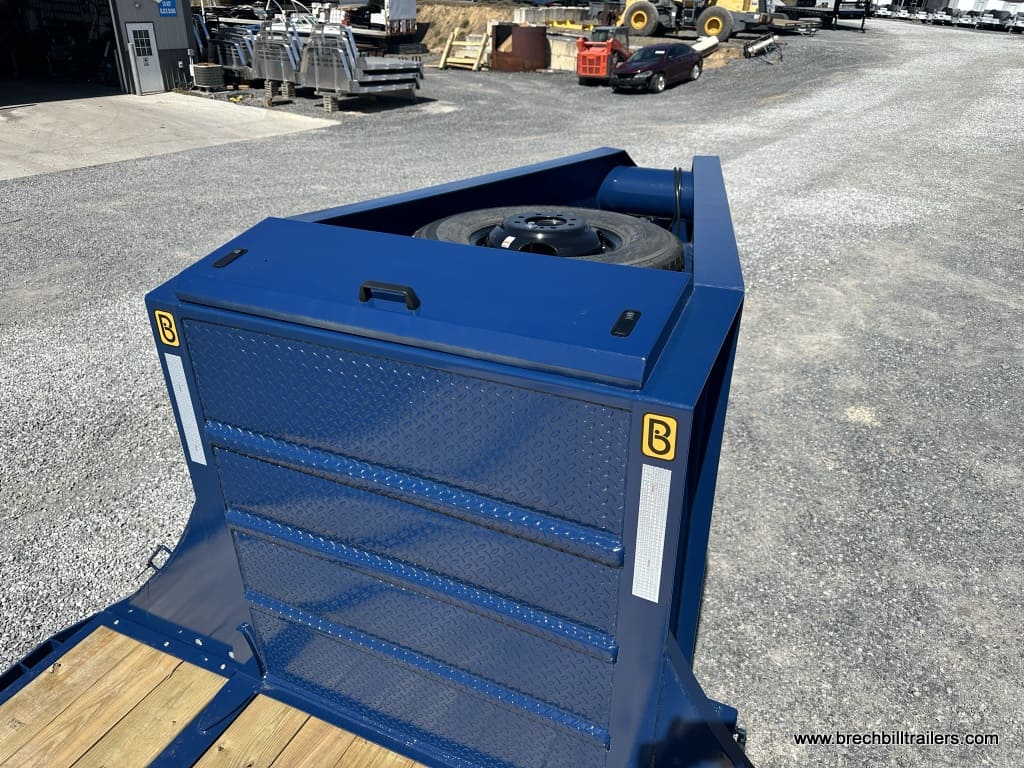 Spare tire on the gooseneck trailer.