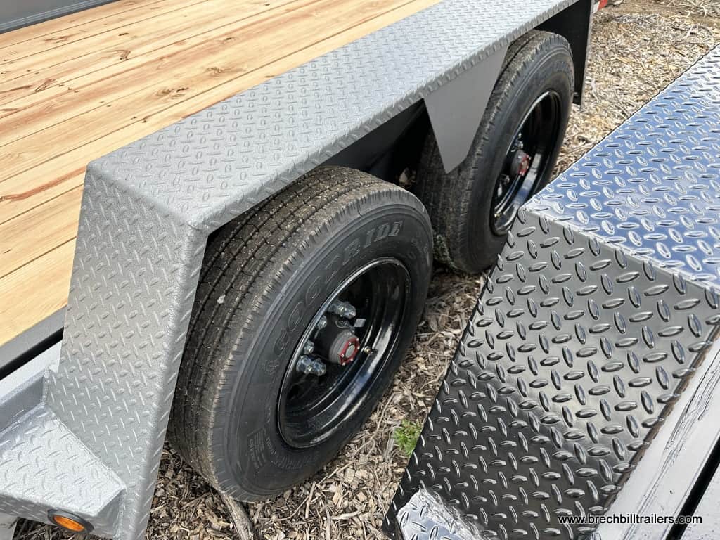 Wheels on a new Bwise TH20-17 trailer.