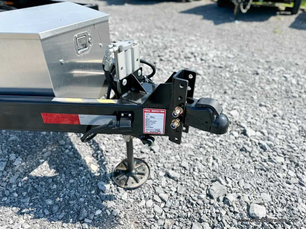 The trailer coupler.