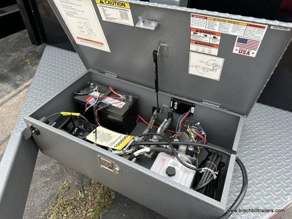 Toolbox on the Bwise DU Ultimate Dump Trailer