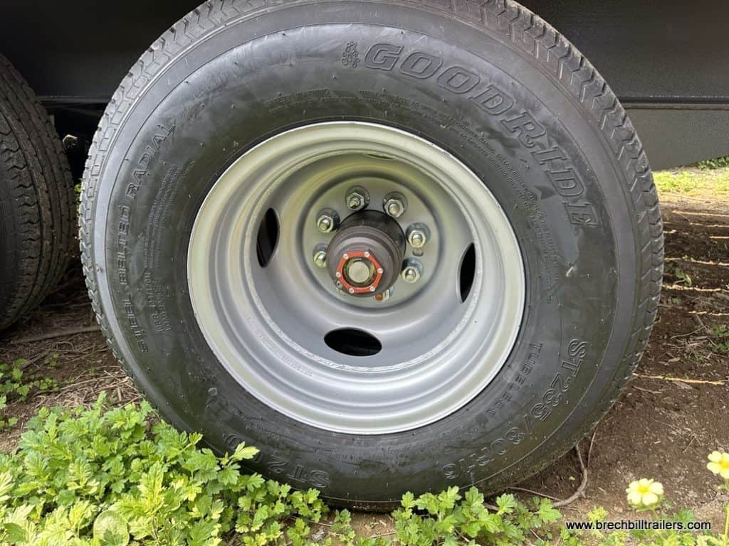Closeup of a wheel to see the seal and axle oil.