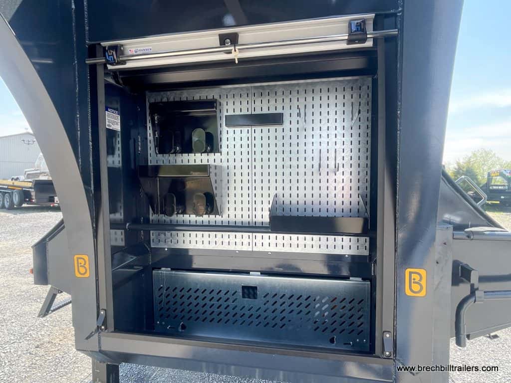 Gooseneck compartment area