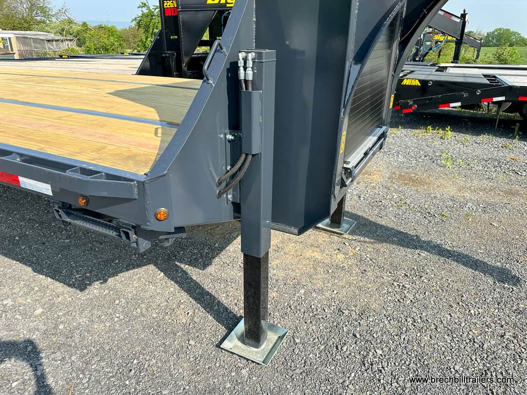 Gooseneck Trailer photo 8