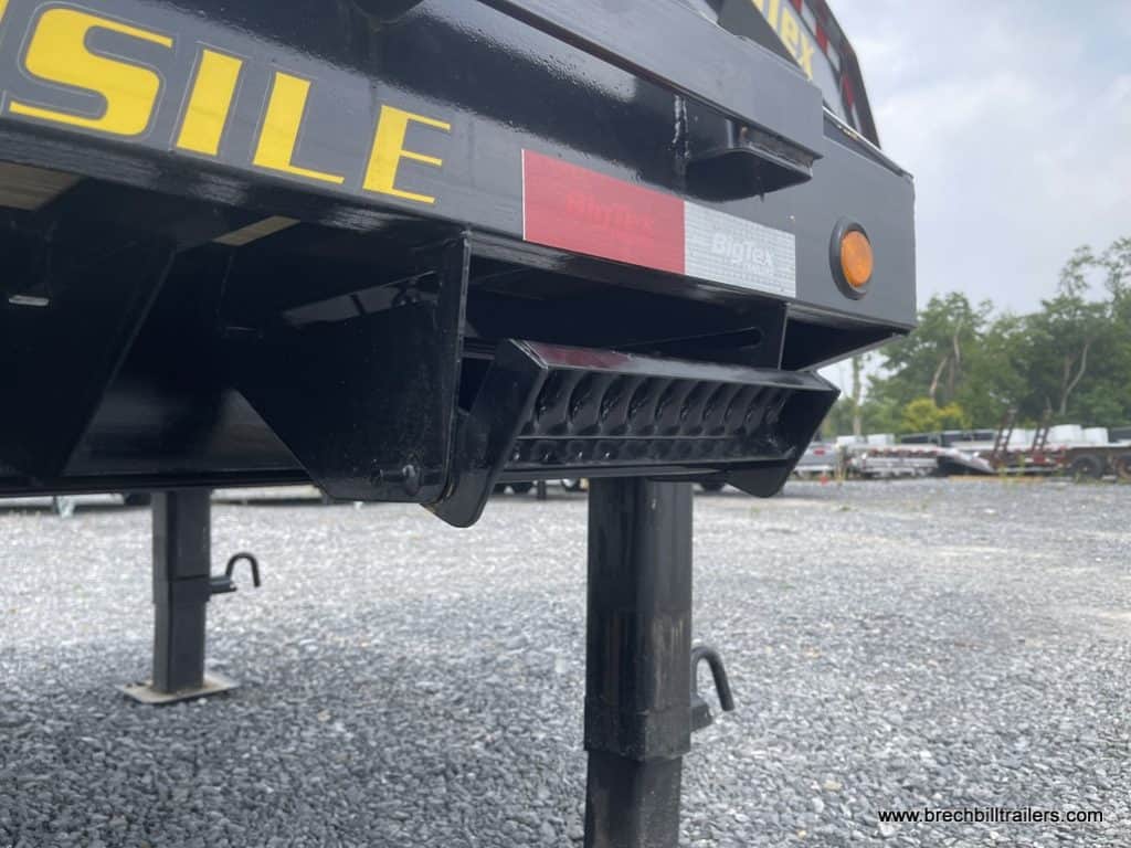 Trailer standing on its dual jacks.
