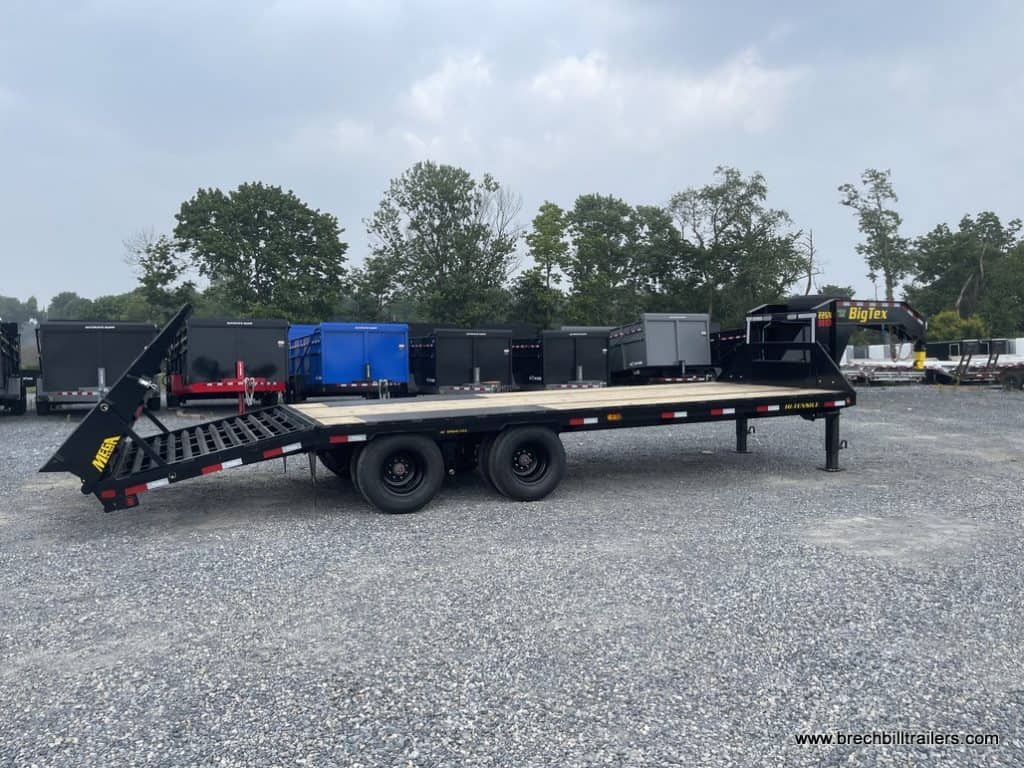 A 25ft Big Tex 23.9K Tandem Dual Gooseneck Trailer