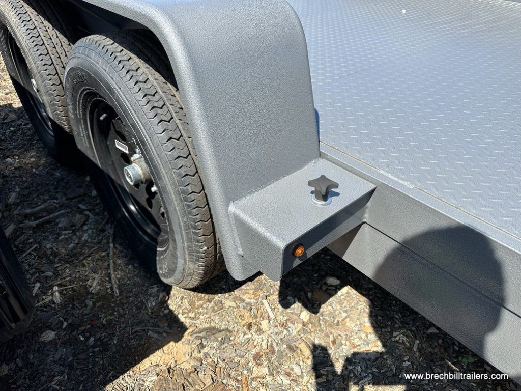 Closeup view of the wheel fender