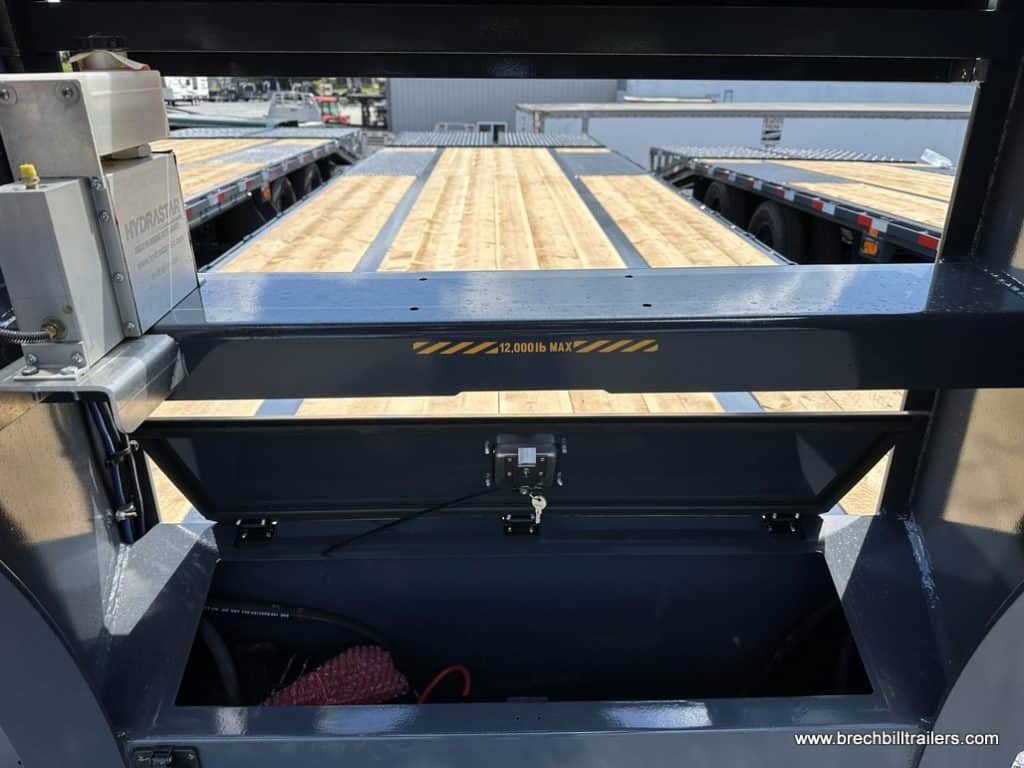 Closeup view of the gooseneck trailer.