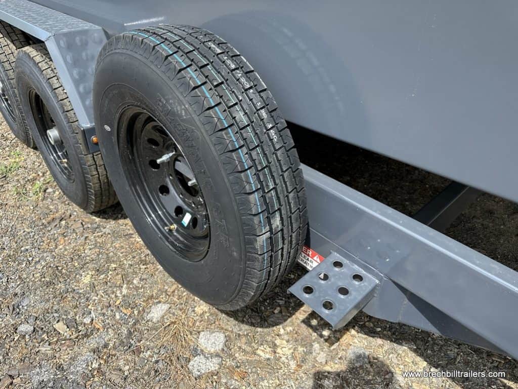 Spare wheel on the Southland 15K Tandem Axle High Side Dump Trailer