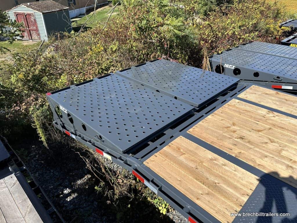 Southland 29K Tandem Dual Gooseneck Trailer ramps