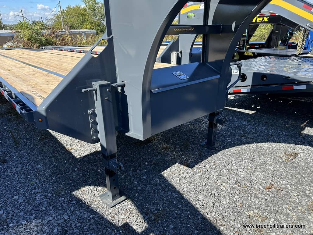 Gooseneck Trailer photo 8