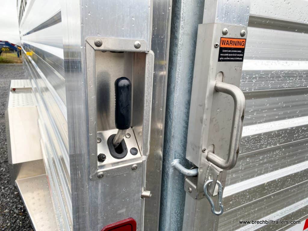 Door opening handle on the EBY Gooseneck Livestock Trailer 7x24 Maverick