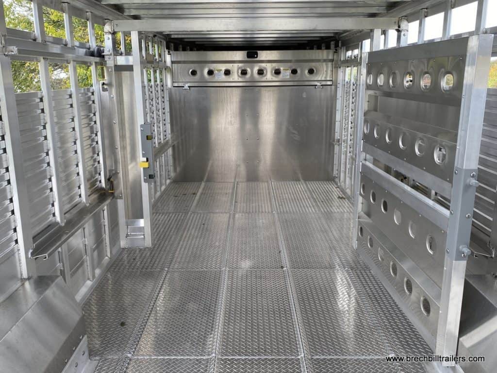 EBY 19K Ruff Neck Livestock Trailer interior