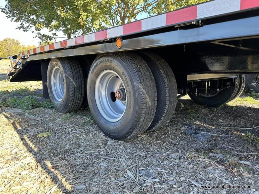 Wheels on the trailer.