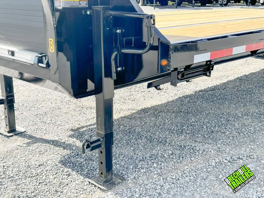 Jacks holding the parked trailer.