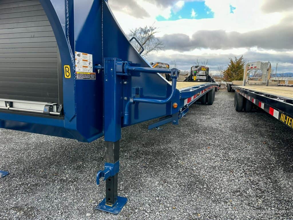 Looking down the side of the Belmont HD 26K Deckover Gooseneck Trailer