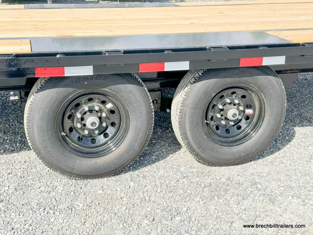 Black wheels on the trailer.