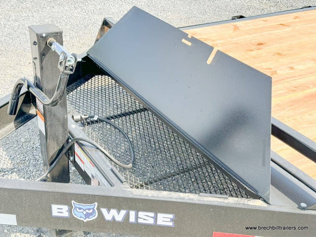 The trailer's jack and power line.