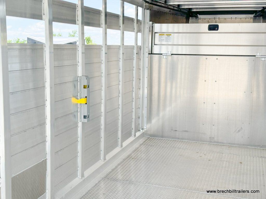 Inside walls on the EBY 14K Maverick Gooseneck Livestock Trailer