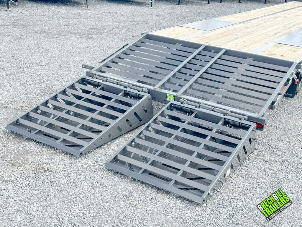 Gray ramps on the Horizon 40ft Flat Deck Gooseneck Trailer