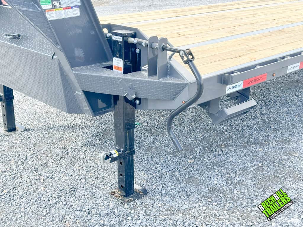 Jacks holding a parked Horizon FHZ-40.