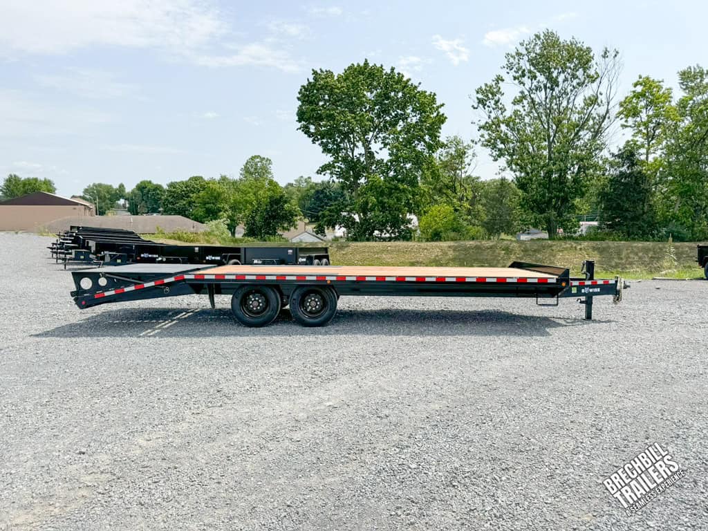Side view of the trailer.