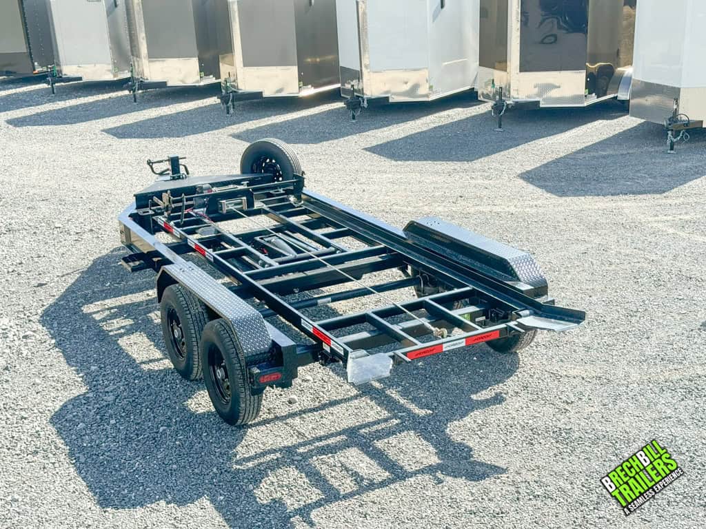 A new Horizon Roll Off Trailer with black wheels.