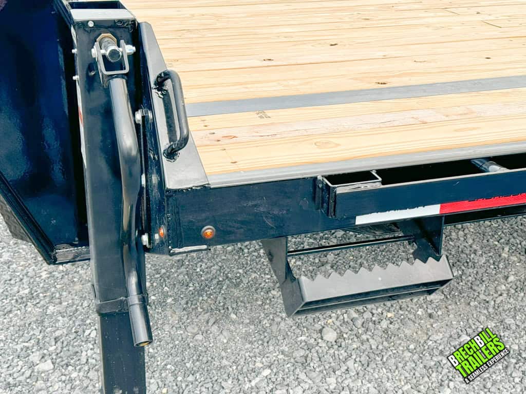 Close view of the jack lever on the Horizon 36ft Deck Over Gooseneck Trailer