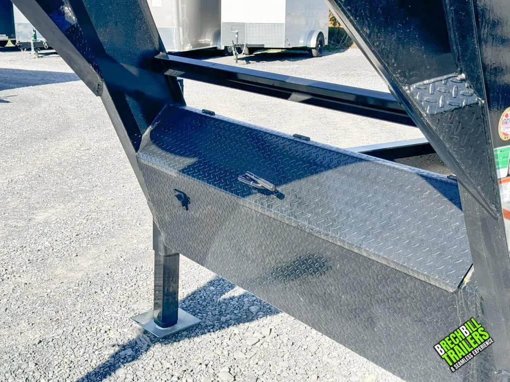 The gooseneck on the Horizon HD Dump Trailer