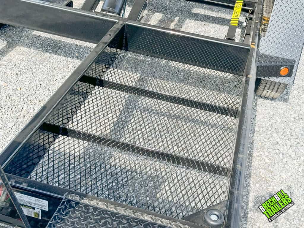 The black frame on the Bwise DU 15.4K Ultimate Dump Trailer.